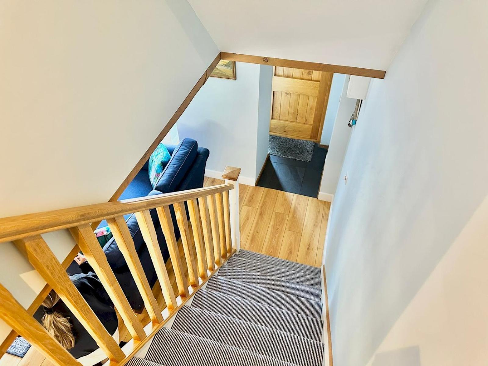 Pass The Keys Stylish Mumbles Getaway-parking Heart Of Village *