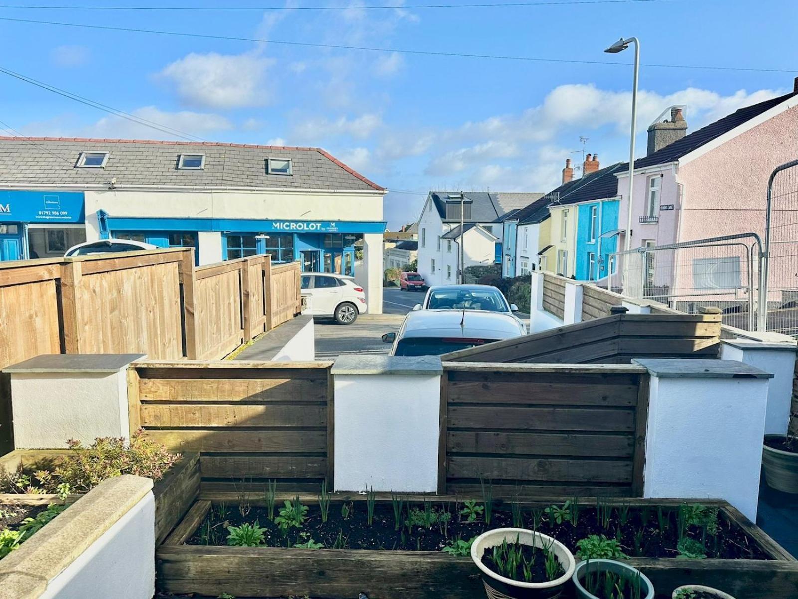 Holiday home Pass The Keys Stylish Mumbles Getaway-parking Heart Of Village Swansea