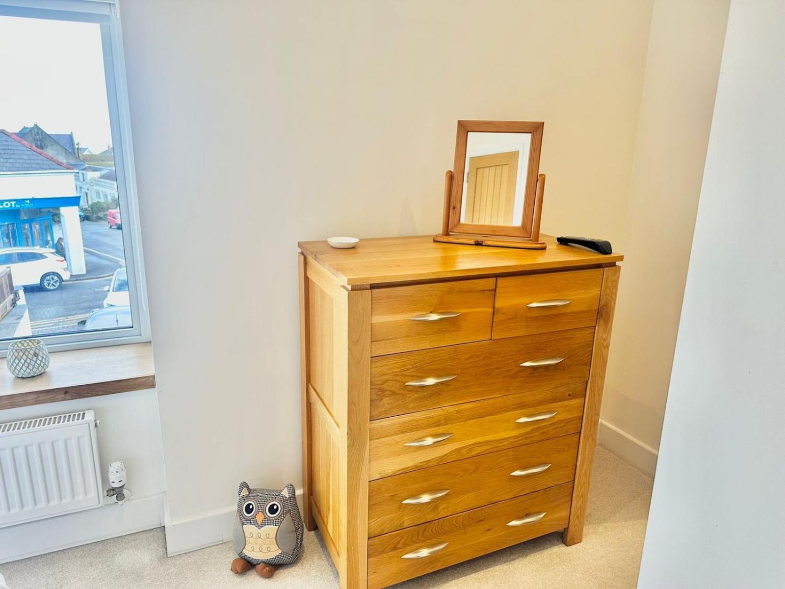Holiday home Pass The Keys Stylish Mumbles Getaway-parking Heart Of Village Swansea
